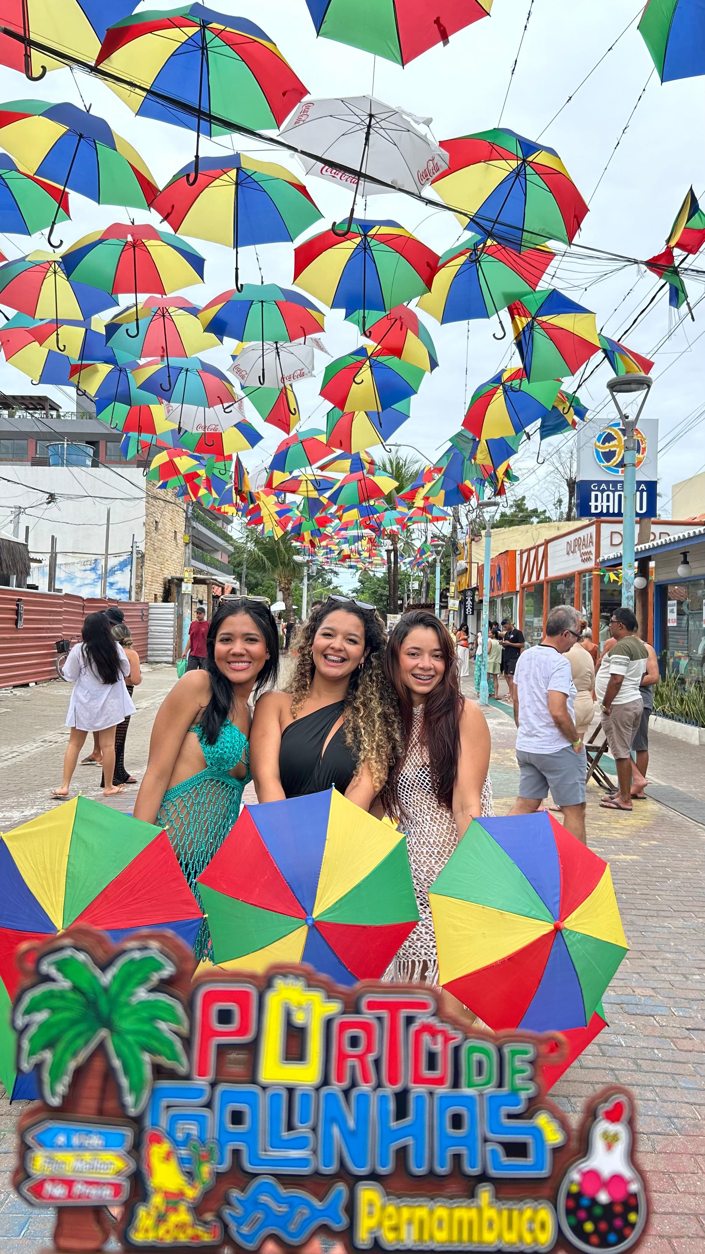 Amigas registrando o passeio em Porto de Galinhas
